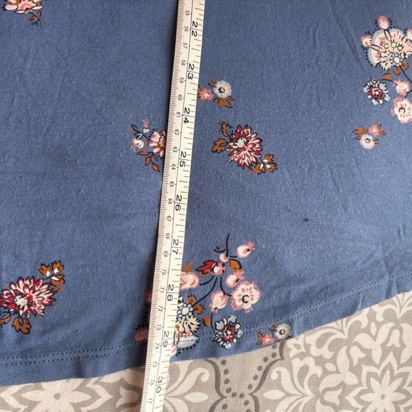Old Navy Luxe Blue Floral Short Sleeve Top - Picture 5 of 7